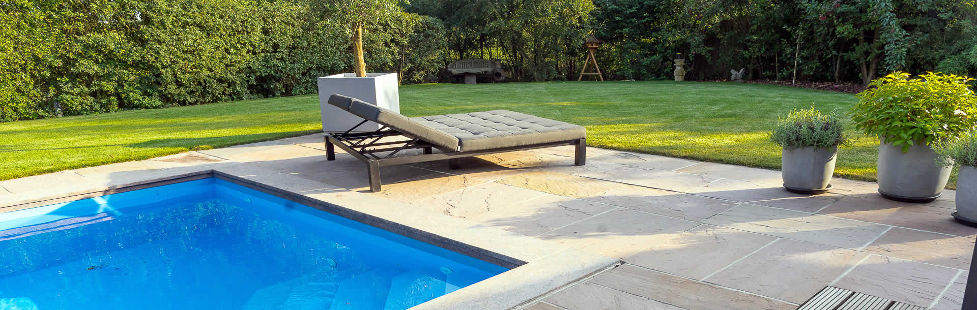 top-grossformatige-terrassenplatten-aus-sandstein